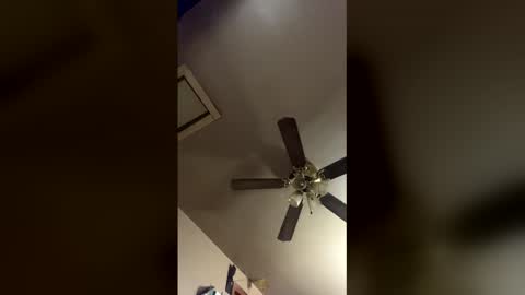 Snapshot of pyrex8 chatting on 12.14.25 pyrex8 online show from 12.14.25