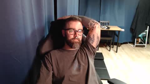 Snapshot of pyroxen chatting on 03.11.25 Yog Sothoth online show from 03.11.25