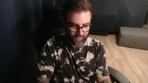 Snapshot of pyroxen chatting on 09.26.25 Yog Sothoth online show from 09.26.25