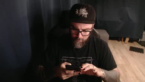 Snapshot of pyroxen chatting on 10.04.25 Yog Sothoth online show from 10.04.25