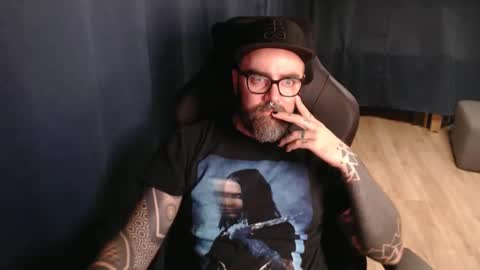 Snapshot of pyroxen chatting on 10.07.25 Yog Sothoth online show from 10.07.25