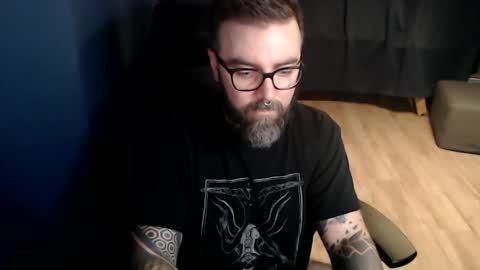 Snapshot of pyroxen chatting on 10.18.25 Yog Sothoth online show from 10.18.25