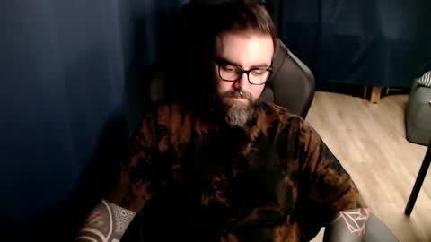 Snapshot of pyroxen chatting on 11.04.25 Yog Sothoth online show from 11.04.25