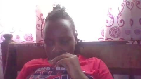 queen014 online show from 11.17.25