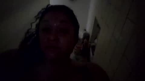 queen1309499253 online show from 11.26.25