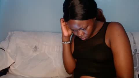 Snapshot of queen_12344 chatting on 01.24.25 emmie online show from 01.24.25