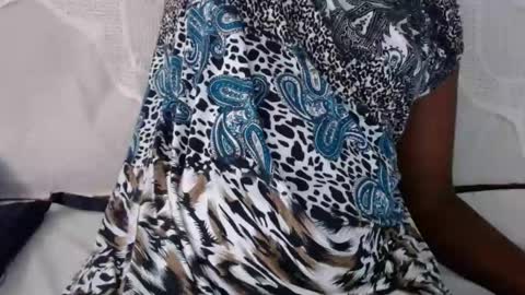 Snapshot of queen_12344 chatting on 01.26.25 emmie online show from 01.26.25