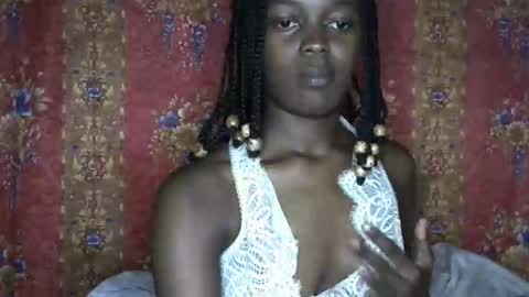 queen_banice online show from 10.13.25