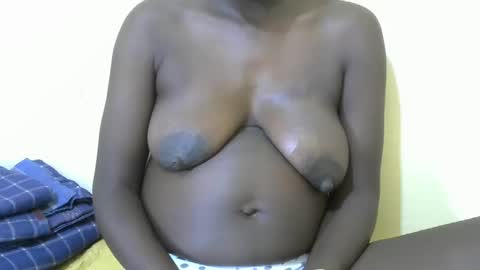 queen_berry1 online show from 02.23.25