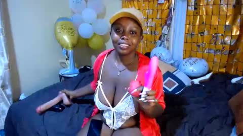 Snapshot of queen_doly chatting on 05.21.26 QUEEN DOLY online show from 05.21.26