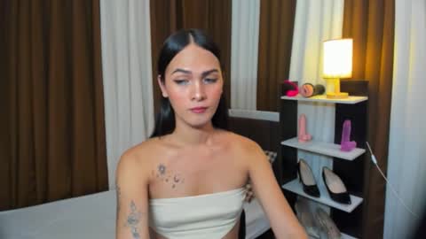 Snapshot of queen_dyosa chatting on 10.28.25 Queen Dyosa online show from 10.28.25