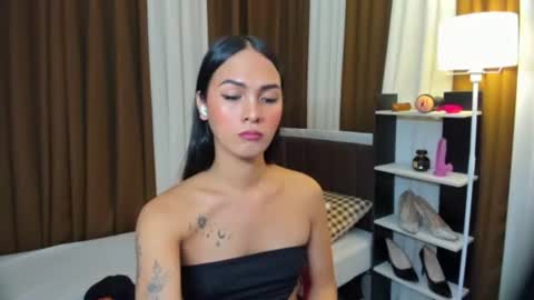 Snapshot of queen_dyosa chatting on 11.12.25 Queen Dyosa online show from 11.12.25