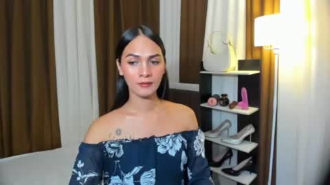 Snapshot of queen_dyosa chatting on 11.19.25 Queen Dyosa online show from 11.19.25