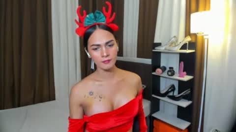 Snapshot of queen_dyosa chatting on 12.15.25 Queen Dyosa online show from 12.15.25