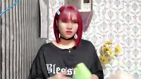 Snapshot of queen_elicktra chatting on 10.27.25 JOY online show from 10.27.25