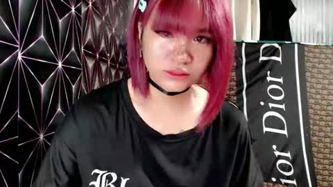 Snapshot of queen_elicktra chatting on 12.04.25 JOY online show from 12.04.25