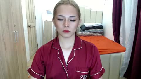 Snapshot of queen_heart0 chatting on 05.03.26 shawny online show from 05.03.26