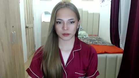 Snapshot of queen_heart0 chatting on 06.03.26 shawny online show from 06.03.26
