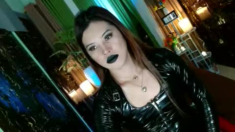 Kendal  online here from 6am-3pm philippine time online show from 10.13.25