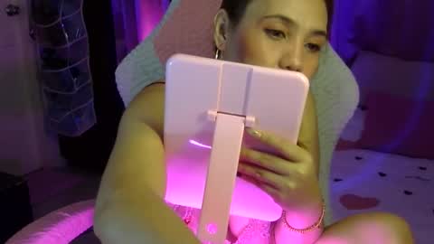 Snapshot of queen_kur chatting on 03.01.26 QueenHennessy online show from 03.01.26