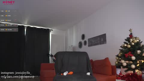 Snapshot of queen_leylla chatting on 01.07.25 queen_leylla online show from 01.07.25