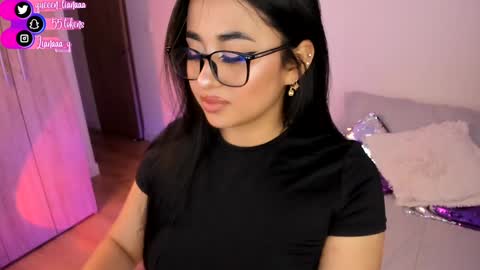 Snapshot of queen_liana chatting on 01.10.25 Liana online show from 01.10.25