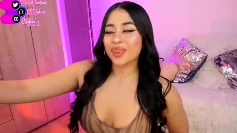 Snapshot of queen_liana chatting on 02.19.25 Liana online show from 02.19.25