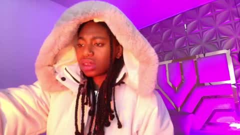 Snapshot of queen_perla_ chatting on 04.18.26 online show from 04.18.26