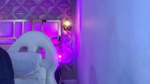 Snapshot of queen_perla_ chatting on 04.30.26 online show from 04.30.26
