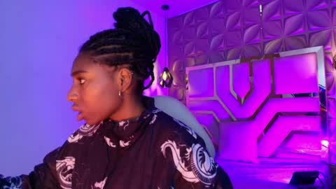Snapshot of queen_perla_ chatting on 05.04.26 online show from 05.04.26