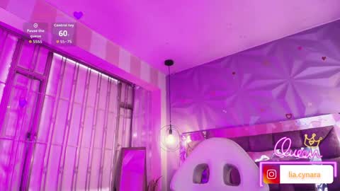 Snapshot of queen_perla_ chatting on 05.15.26 online show from 05.15.26