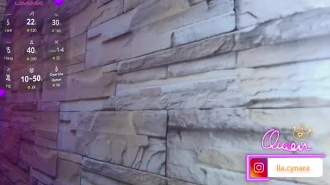 Snapshot of queen_perla_ chatting on 05.20.26 online show from 05.20.26