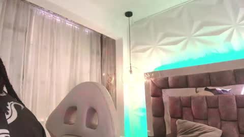 Snapshot of queen_perla_ chatting on 05.31.26 online show from 05.31.26