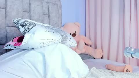 queen_yully online show from 07.15.26