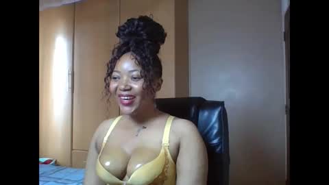 Queenbebony2 online show from 04.28.26