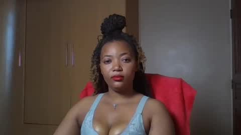Snapshot of queenbebony2 chatting on 06.15.26 Queenbebony2 online show from 06.15.26
