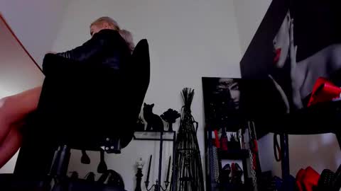 Snapshot of queencatsnow chatting on 02.06.26 Misscatsnow online show from 02.06.26