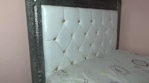 Snapshot of queenchloe1 chatting on 04.13.26 queenchloe1 online show from 04.13.26