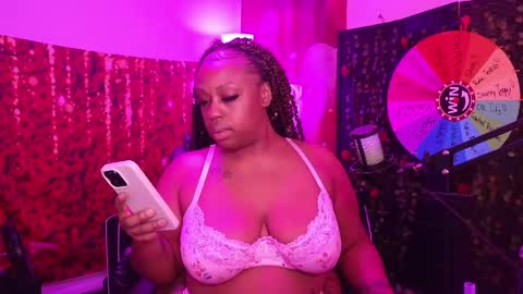 Snapshot of queencroze chatting on 05.04.26 Queen Cherise Roze online show from 05.04.26