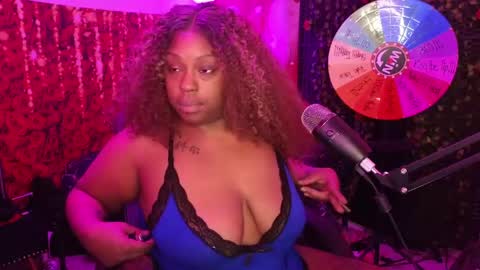 Snapshot of queencroze chatting on 06.05.26 Queen Cherise Roze online show from 06.05.26