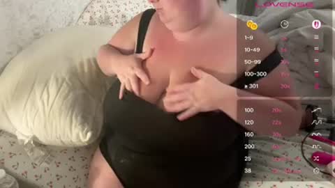Queen curves online show from 07.26.26