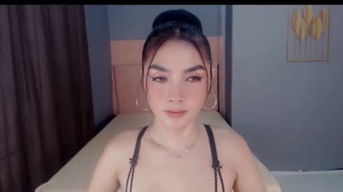 queenemeraldts online show from 11.18.25