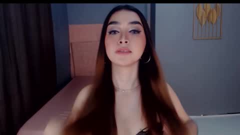 queenemeraldts online show from 11.20.25