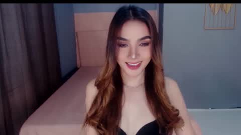 queenemeraldts online show from 11.25.25