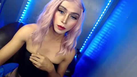 just call me QUEEN and ill be there online show from 10.21.25