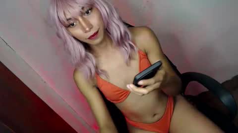 just call me QUEEN and ill be there online show from 10.28.25
