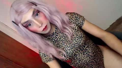 just call me QUEEN and ill be there online show from 01.12.26