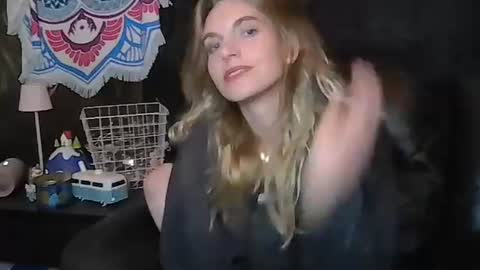 Queen Hazy online show from 10.31.25