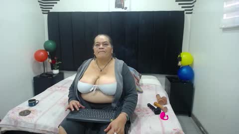VickyBoobss online show from 11.27.25