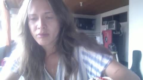 Snapshot of queennicky88 chatting on 11.11.25 Nico online show from 11.11.25